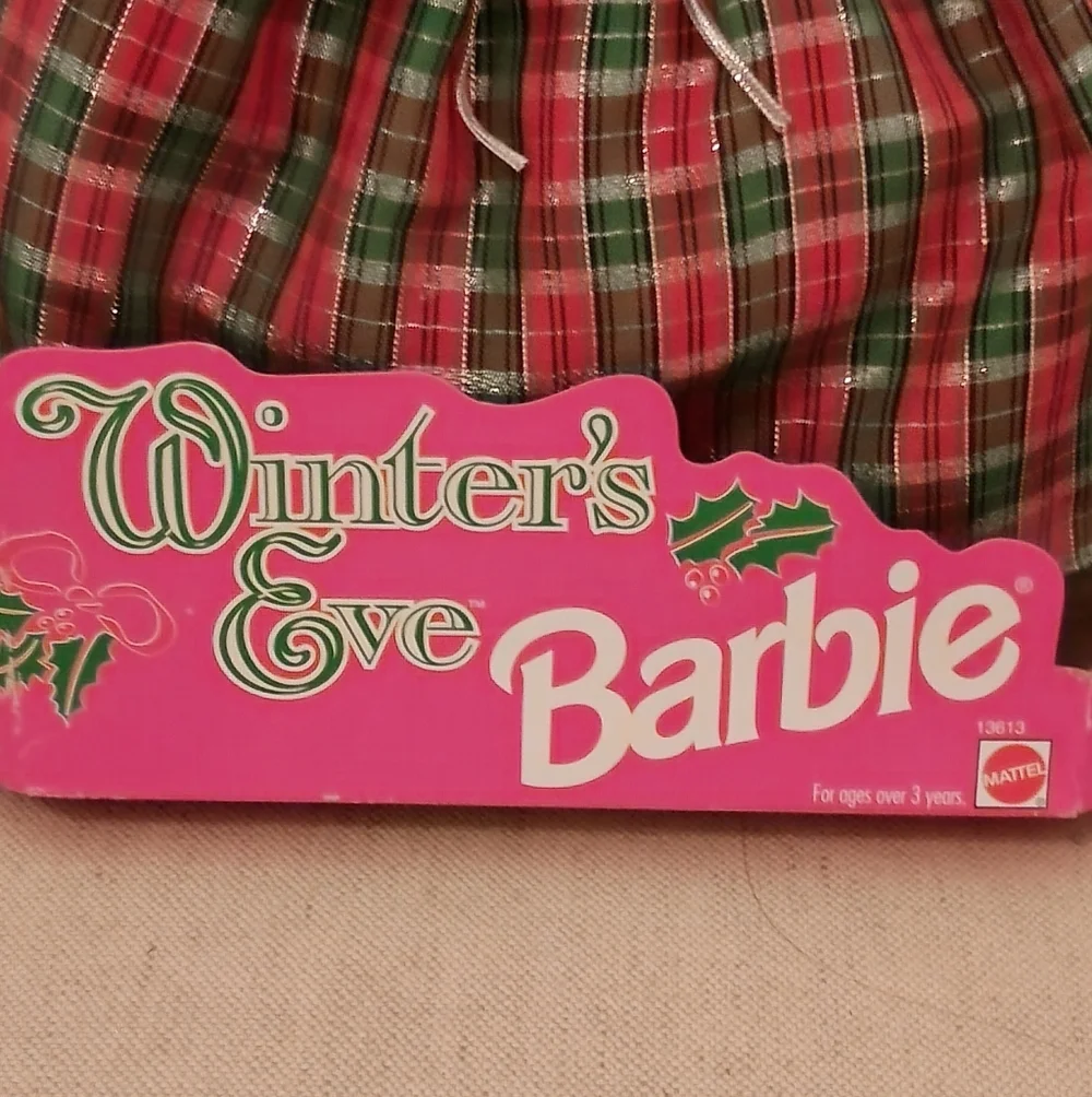 Barbie Winter's Eve 1994 Red Green Tafffa Red Dress NWT